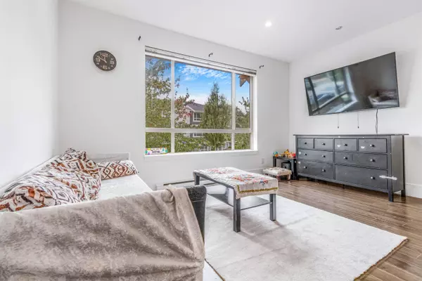 19752 55a AVE #13, Langley, BC V3A 3X2