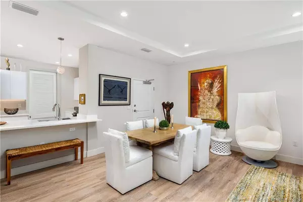 41 Seminole ST SW #208, Stuart, FL 34994