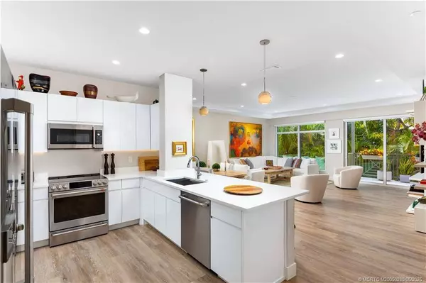 41 Seminole ST SW #208, Stuart, FL 34994