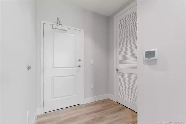 41 SW Seminole ST #203, Stuart, FL 34994