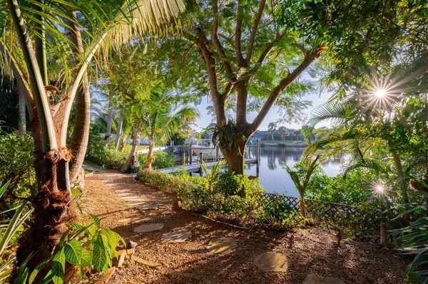 3842 SW Saint Lucie LN, Palm City, FL 34990