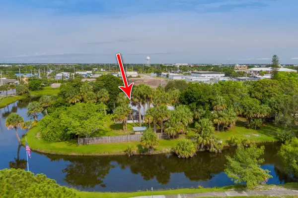612 SE 6th ST, Stuart, FL 34994