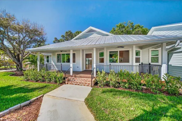 2366 SE Country Club LN, Stuart, FL 34996