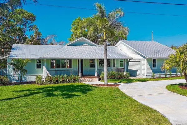 2366 SE Country Club LN, Stuart, FL 34996