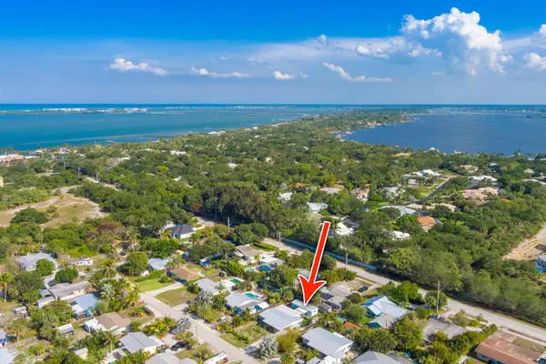 2574 NE Roberta ST, Jensen Beach, FL 34957