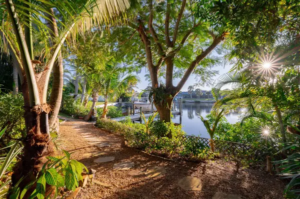 3842 SW Saint Lucie LN, Palm City, FL 34990