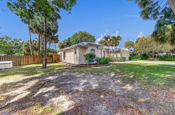 612 SE 6th ST, Stuart, FL 34994