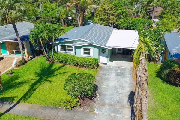 262 SE Monterey AVE, Stuart, FL 34996