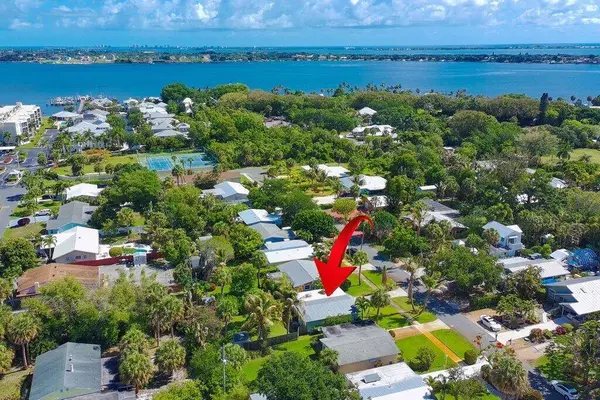 262 SE Monterey AVE, Stuart, FL 34996