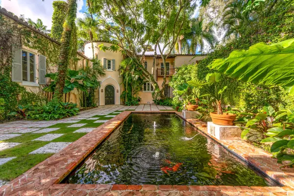 What Sellers Should Know Before Listing in Coconut Grove