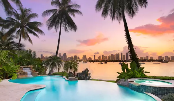 Miami Waterfront Luxury Condo Advisor Insights