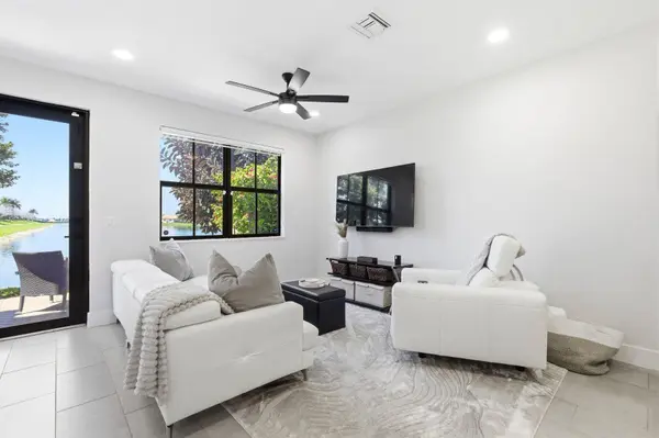 8403 Lakeview TRL, Parkland, FL 33076