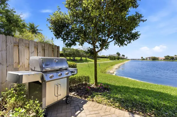 8403 Lakeview TRL, Parkland, FL 33076