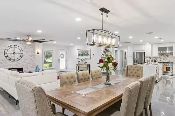 1950 E Foxhollow DR, Auburndale, FL 33823