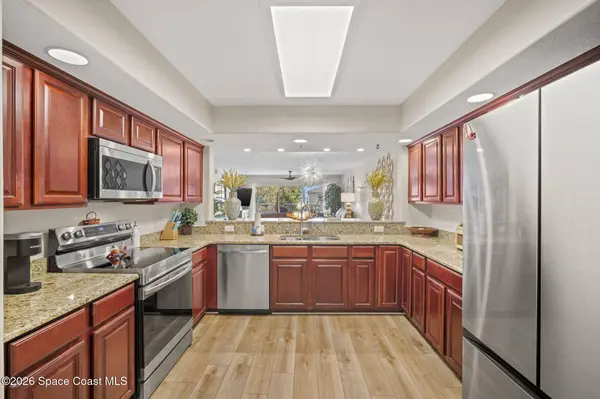 551 Casa Bella DR #203, Cape Canaveral, FL 32920