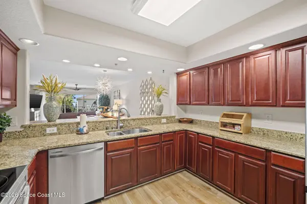 551 Casa Bella DR #203, Cape Canaveral, FL 32920