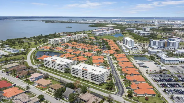 551 Casa Bella DR #203, Cape Canaveral, FL 32920