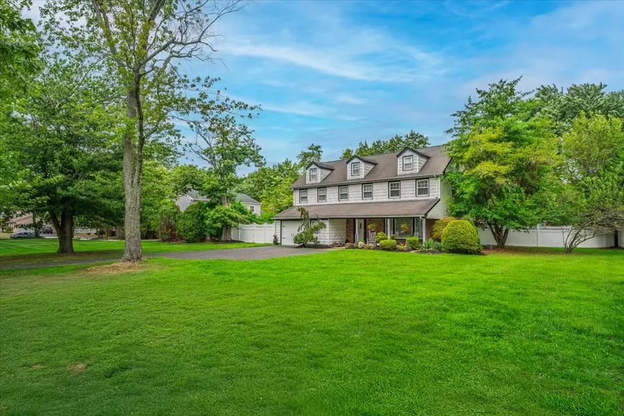 104 Gordons Corner Rd, Manalapan Twp, NJ 07726-3309