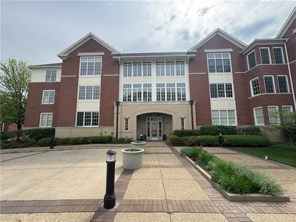 1219 Crescent Pl #3C, Squirrel Hill, PA 15217