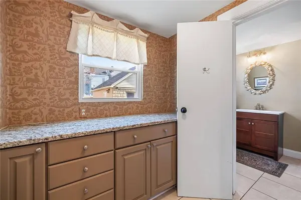 27 Third, Aspinwall, PA 15215