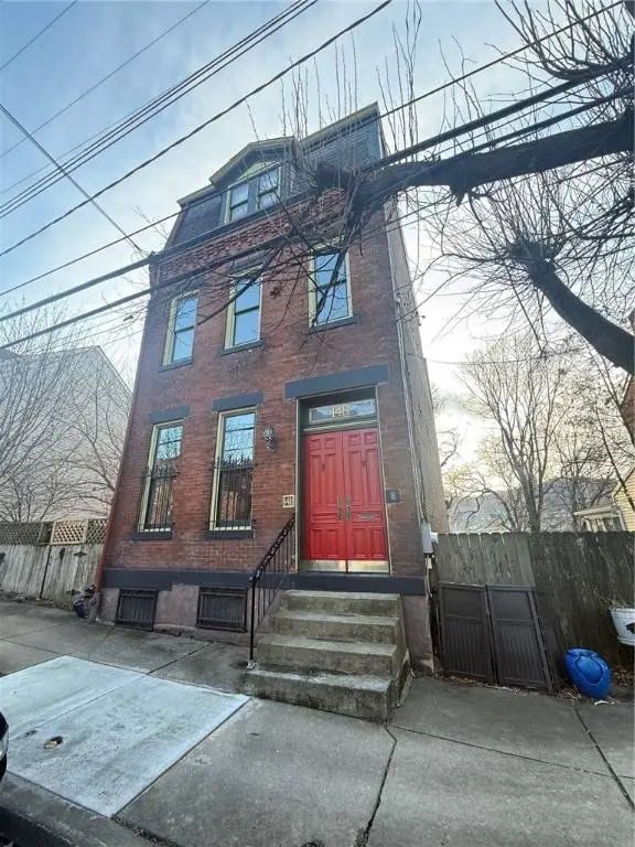 1411 Page St, Manchester, PA 15233