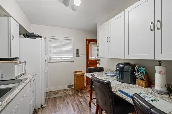 3101 Viola St, Perry Hilltop, PA 15214