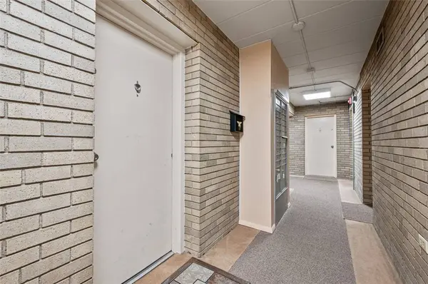 605 Shady Ave #A-5, Shadyside, PA 15206