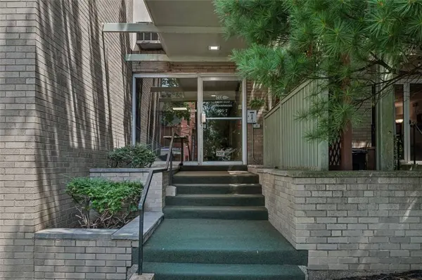 605 Shady Ave #A-5, Shadyside, PA 15206