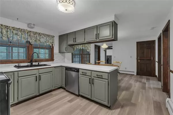 381 Woonsocket Hill RD, North Smithfield, RI 02896