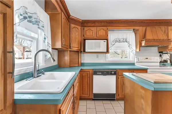 137 Colonial AVE, Cumberland, RI 02864