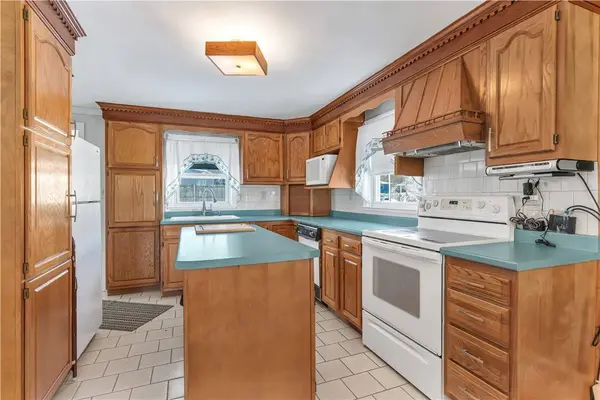 137 Colonial AVE, Cumberland, RI 02864