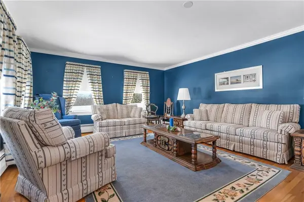 137 Colonial AVE, Cumberland, RI 02864
