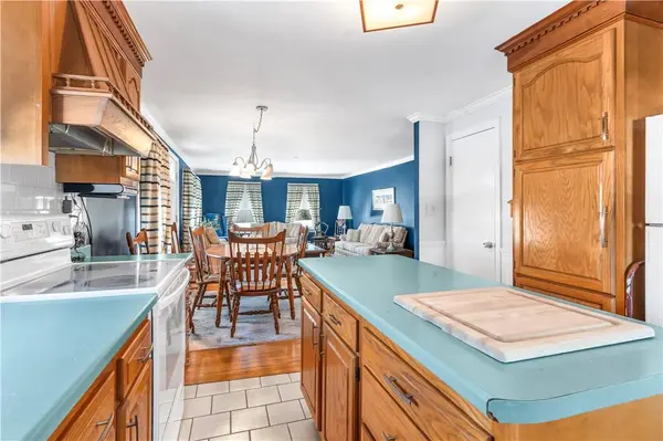 137 Colonial AVE, Cumberland, RI 02864