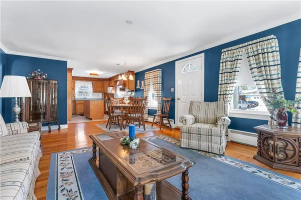 137 Colonial AVE, Cumberland, RI 02864