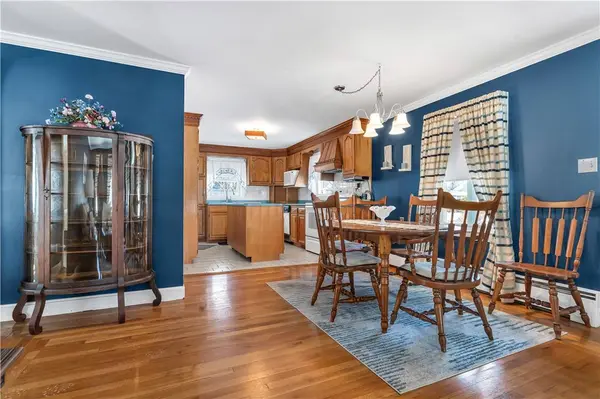 137 Colonial AVE, Cumberland, RI 02864