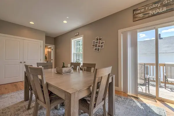 7 Theresa Marie Ave, Woonsocket, RI 02895