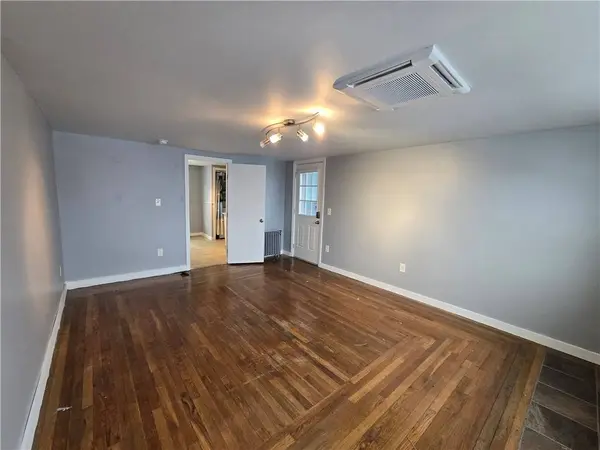 968 Elm ST #2, Woonsocket, RI 02895