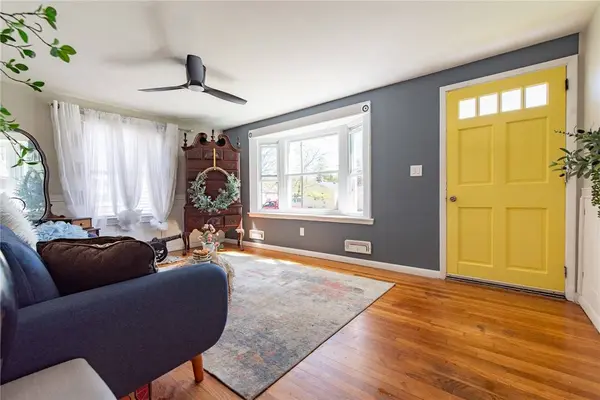 82 Patton RD, Woonsocket, RI 02895