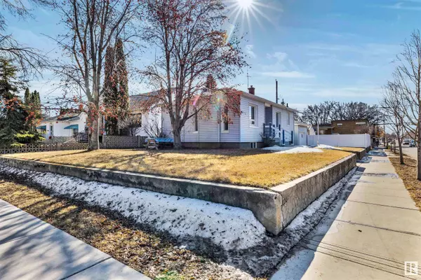 6705 112 AV NW, Edmonton, AB T5B 0C6