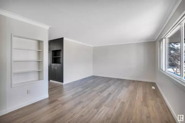 10707 36 ST NW, Edmonton, AB T5W 2A6