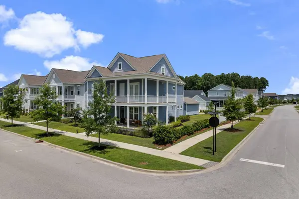 670 Blueway Ave, Summerville, SC 29486