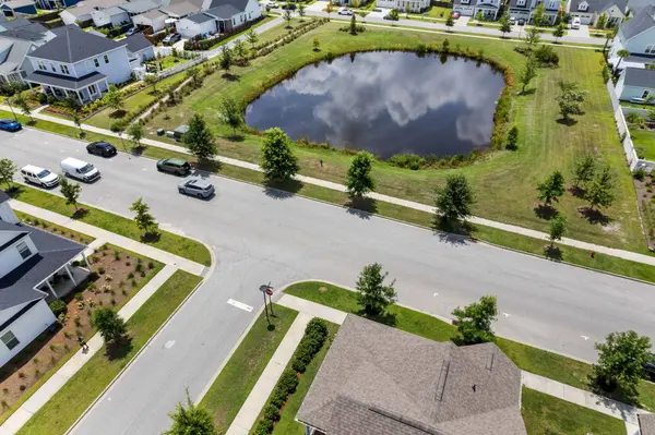 670 Blueway Ave, Summerville, SC 29486