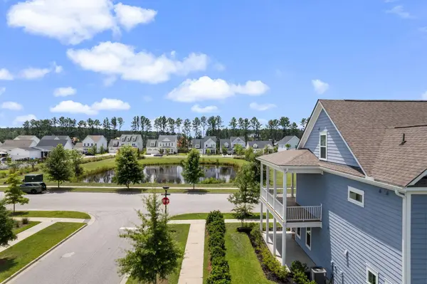 670 Blueway Ave, Summerville, SC 29486