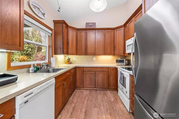 10239 46th AVE SE, Olympia, WA 98513