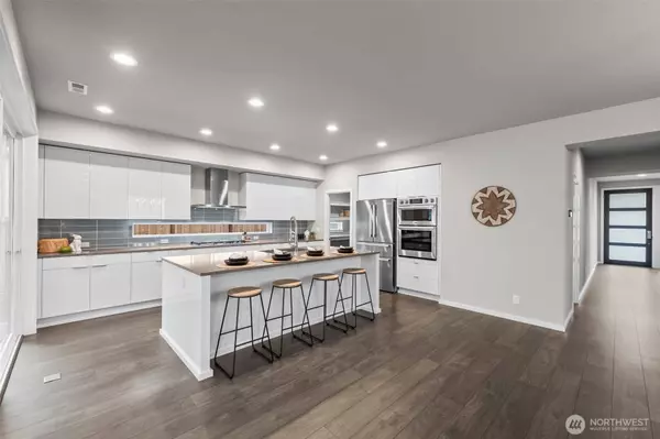 4828 Amherst WAY SW, Port Orchard, WA 98367