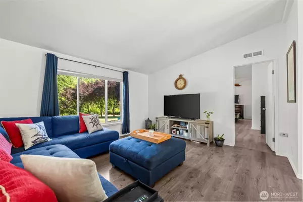 1510 Key Peninsula HWY SW, Lakebay, WA 98349