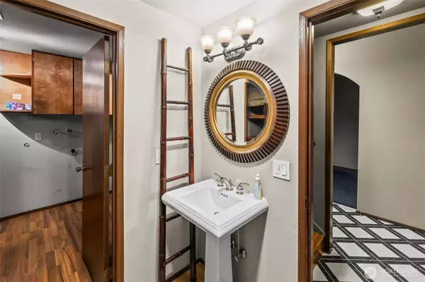 9504 NE 27th AVE, Lacey, WA 98516