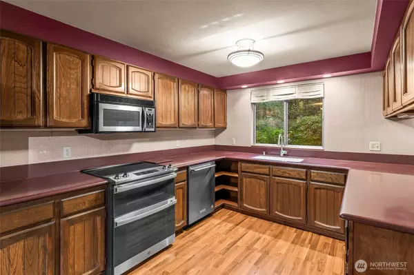 9504 NE 27th AVE, Lacey, WA 98516