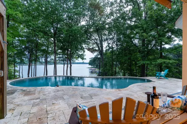 8623 Island Point RD, Charlotte, NC 28278