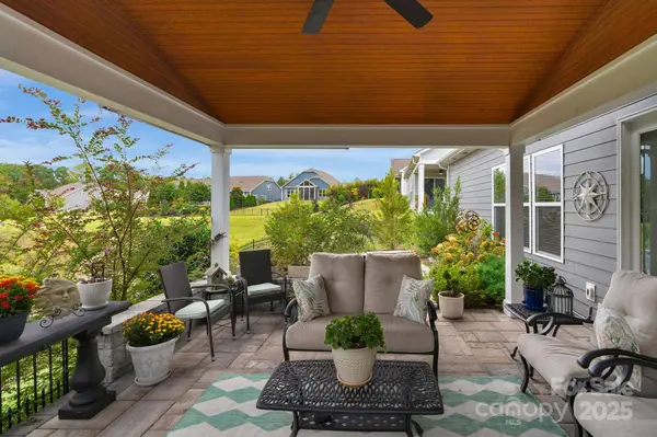 10026 St Kitts Landing LN, Charlotte, NC 28278